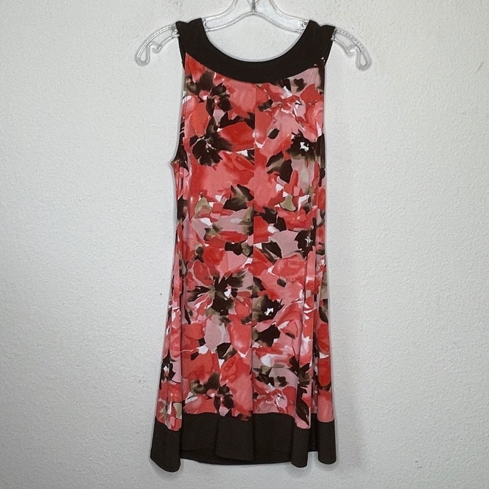Wrapper‎ Dress - Picture 4 of 8